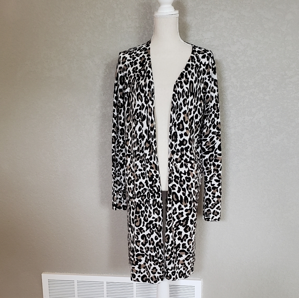 Evereve Allison Joy leopard print long cardigan  size Large